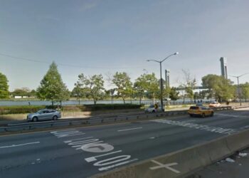 Man found dead, floating in NYC river