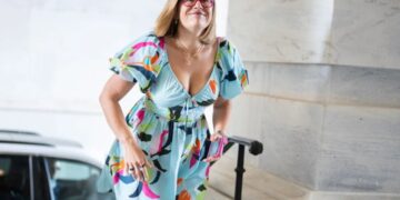 Former Senator Kyrsten Sinema Sued for Allegedly Breaking Up a Marriage: What to Know