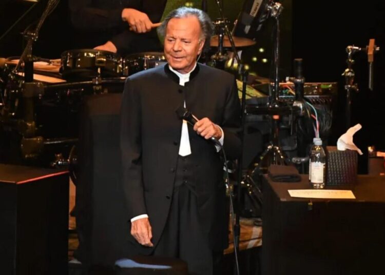 Spanish singer Julio Iglesias denies allegations he sexually assaulted 2 former employees