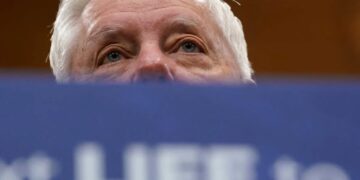 Lindsey Graham mocked for looking ‘absolutely devastated’ as Trump holds off Iran strikes