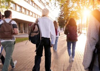 Community colleges, associate’s degrees and certificates: Young Americans are interested in everything but a bachelor’s