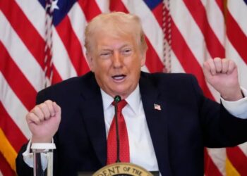 Trumps threatens to impose tariffs on countries ‘if they don’t go along’ with his Greenland takeover plans