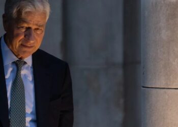 Trump blasts Dimon, threatens to sue JPMorgan over debanking