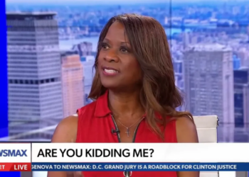 ‘That is criminal!’ MAGA pundit rages as women use dating apps to expose ICE agents