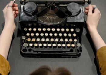 Meet a 28-year-old Canadian woman who turned her pen-pal side hustle into a subscription side hustle with over 1,000 members