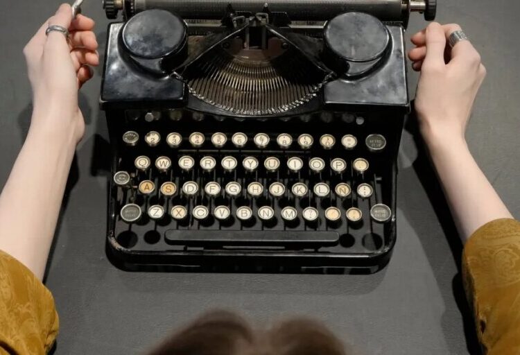 Meet a 28-year-old Canadian woman who turned her pen-pal side hustle into a subscription side hustle with over 1,000 members