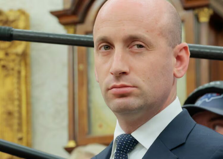 Stephen Miller Orders Cops to ‘Surrender’ to Feds in MAGA Fever Dream