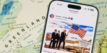 Trump Shares Message From France’s Macron Questioning Greenland Moves