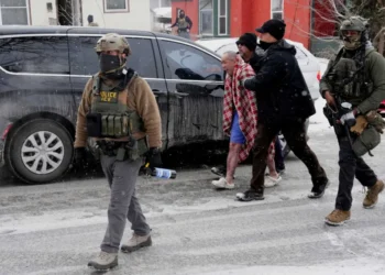 ICE detains US citizen in underwear during warrantless Minnesota raid