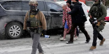 ICE detains US citizen in underwear during warrantless Minnesota raid