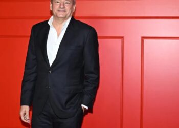 On Netflix’s earnings call, confident co-CEOs can’t quell investors’ fears about the Warner Bros. bid