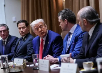 Economist says just eight defections could strip Trump of his grip on Congress