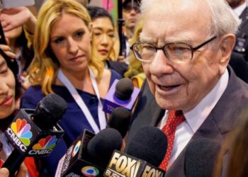 Warren Buffett’s successor’s first major move may be to unwind one of his biggest investments: Kraft Heinz