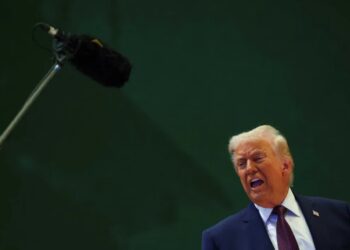 Startling epiphany hits Trump biographer live on stage: ‘God, how can he do this?’