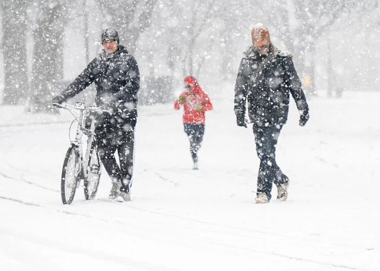 How To Stay Safe and Warm In Extreme Cold Weather