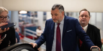 Internet defrosts jokes as Cruz is seen departing Texas ahead of winter storm