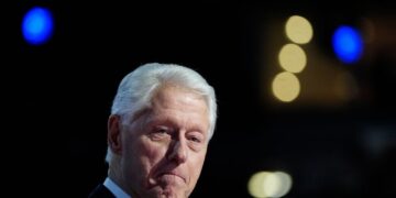 Democrats finally abandon Bill Clinton