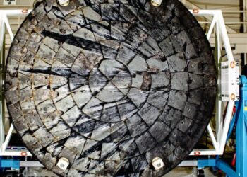 Experts Warn That There’s Something Wrong With the Moon Rocket NASA Is About to Launch With Astronauts Aboard