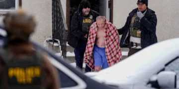 US citizen dragged in underwear out into freezing cold mistaken by ICE for man in prison