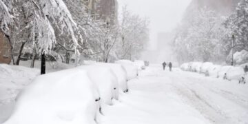 Winter Storm Fern is about to slam 230 million Americans. Here’s what stores and restaurants typically stay open during severe weather