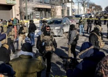 Video: Man shot and killed in Minneapolis as ICE agents hold him down