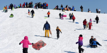 D.C.-area school closing predictions for Monday; federal offices closed.