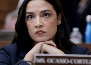 Alexandria Ocasio-Cortez says ‘we have to draw a line in the sand now’ after fatal shooting by federal agents in Minnesota