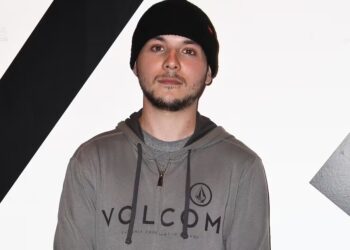 MAGA Star Turns on Trump Over Killing of VA Nurse