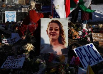 Furious immigration staff want out as killings send morale to ‘catastrophic’ low: Fox News