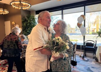 Man with dementia forgot he’s been married 39 years. He proposed again.