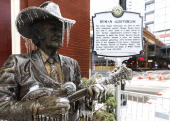 Photos: Snow and Ice Blanket the U.S.