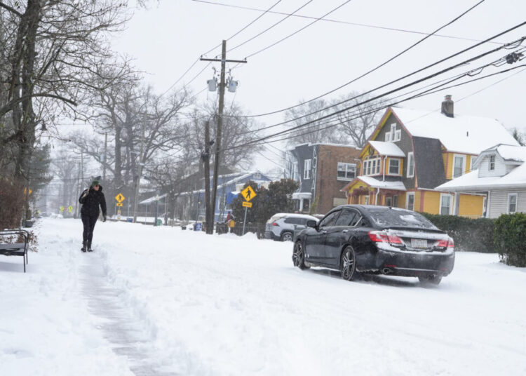 D.C.-area school and federal government closing predictions for Tuesday