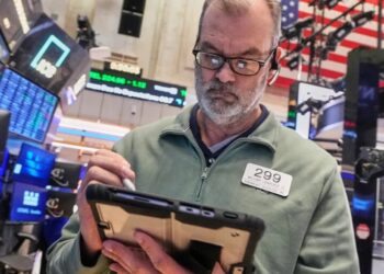 S&P 500 wins back all losses from Greenland dip, gold and silver surge even higher