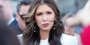 Another Republican breaks ranks and calls for congressional hearings on ICE killings