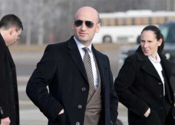 Stephen Miller iced out of Trump meeting on future of DHS: MS NOW host