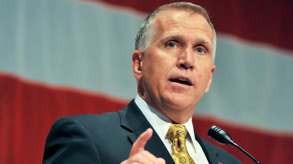 GOP senator fires back at Trump’s insult — and turns attack around on Cabinet members