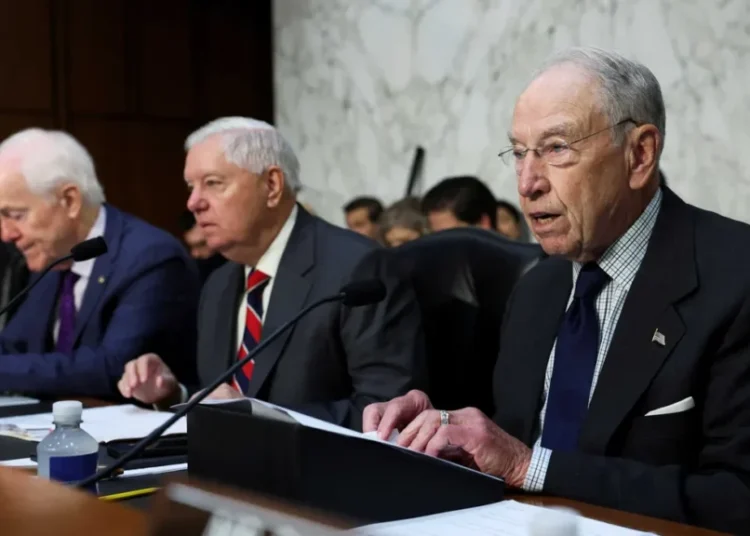 Top GOP senator mocked after dodging questions on legality of warrantless ICE raids