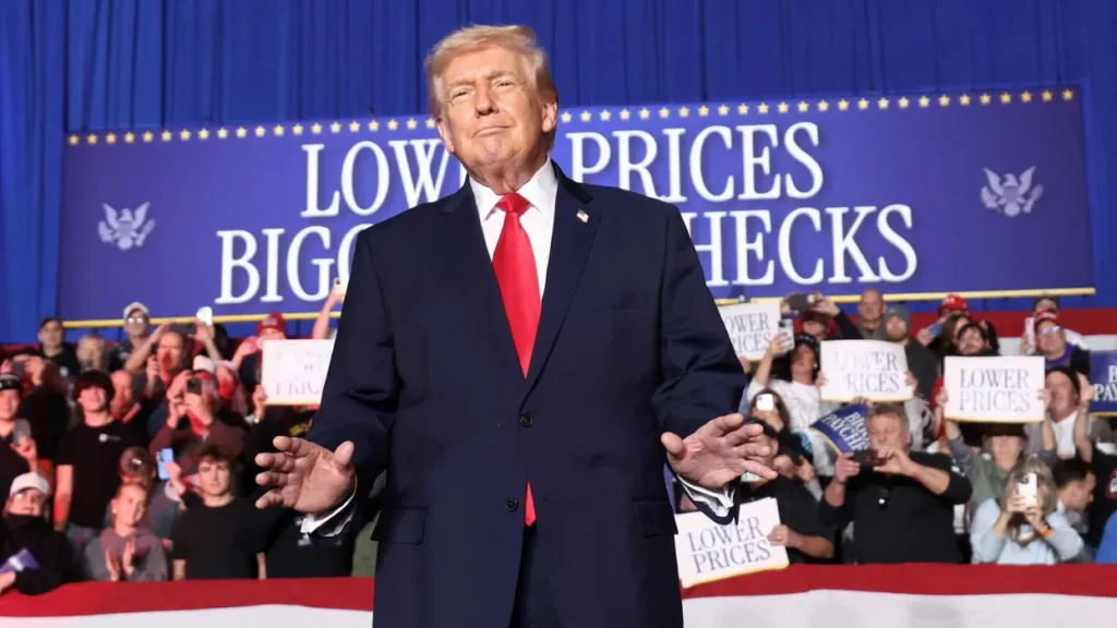 Watchdog warns Trump may be breaking records law with auto-deleting texts to leaders