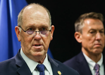 Reporter presses Tom Homan on Trump admin ‘creating fear’ with ICE behavior in Minneapolis