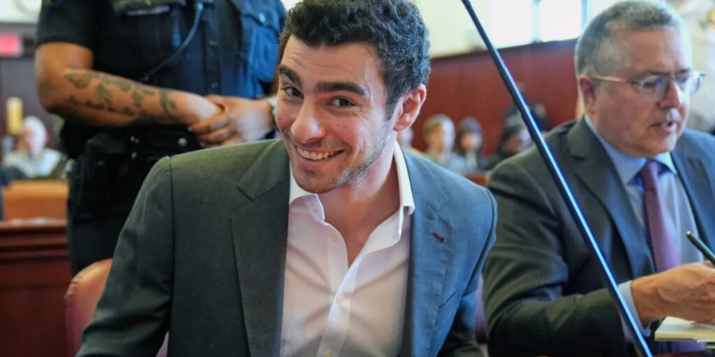 Pizza cutter-wielding FBI imposter tried to break Luigi Mangione out of jail, authorities say