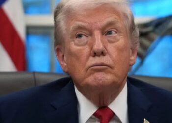 Trump moves to slap tariffs on any countries selling oil to Cuba, putting Mexico in a bind