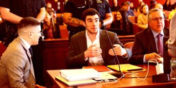 Mystery Man Dressed as FBI Agent Tries to Break Luigi Mangione Out of Jail