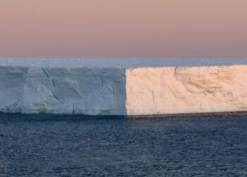 A $40 Billion Idea to Keep One Glacier From Flooding the Earth