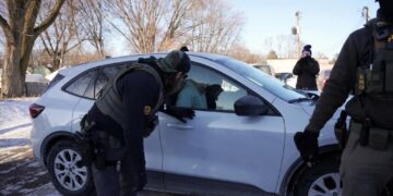 Police chief steps in to stop ICE arrest: ‘I gave her a ride home’