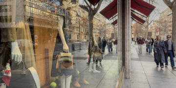 In Spain’s ‘Little Caracas,’ Venezuelan Exiles Are Still Waiting