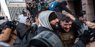 Conservative Influencer Chased From Minneapolis Streets by Counterprotesters