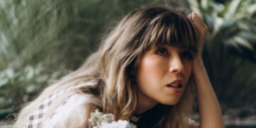 She Knows It’s Wrong, but She’s Still Hot for Teacher