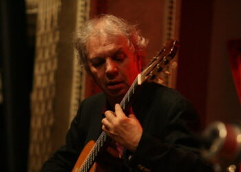 Ralph Towner, Eclectic Guitarist With the Ensemble Oregon, Dies at 85