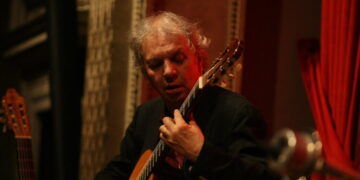 Ralph Towner, Eclectic Guitarist With the Ensemble Oregon, Dies at 85