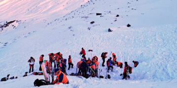 Avalanches Across Austrian Alps Kill 8 Skiers in One Day